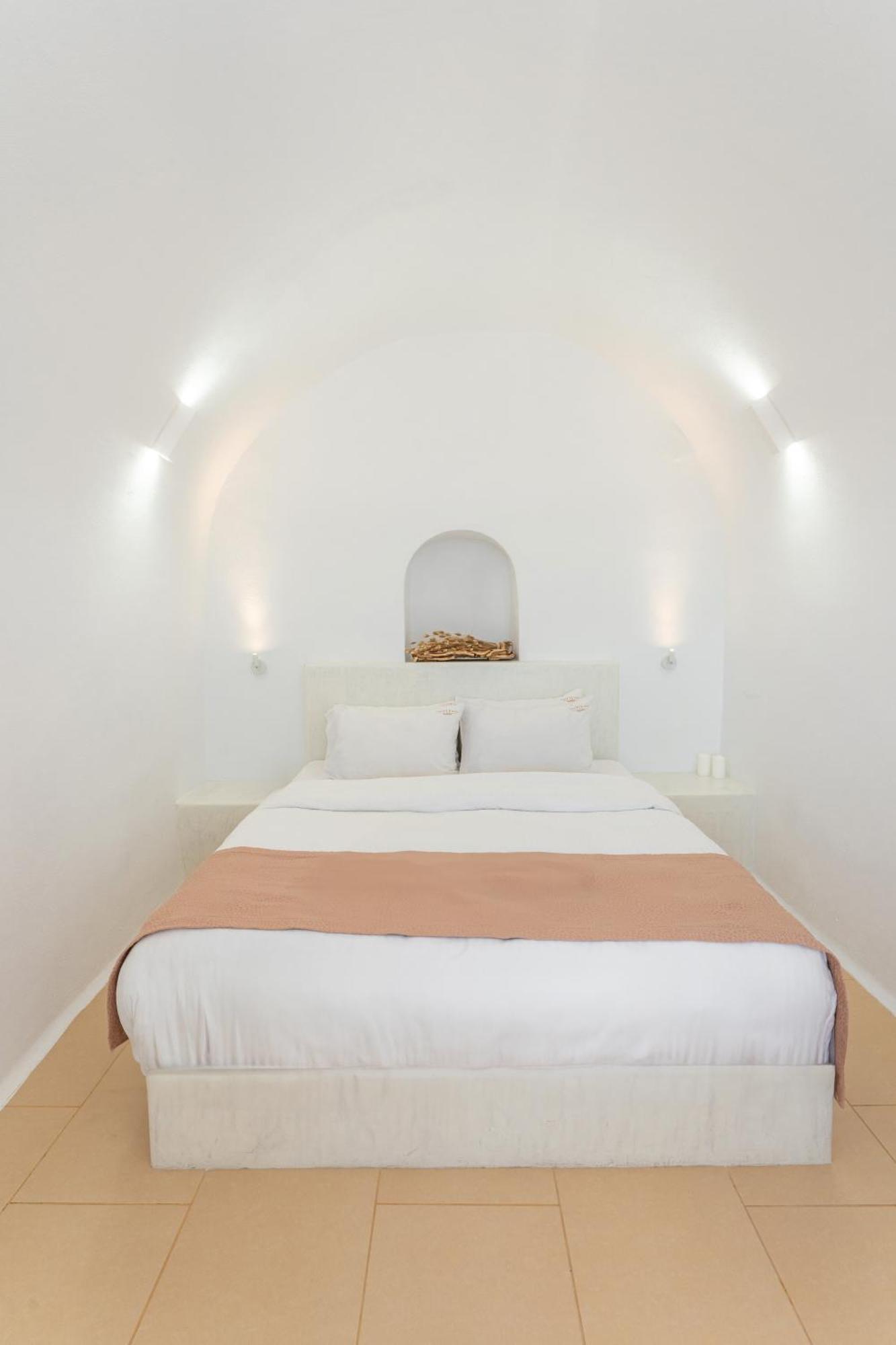 Luxus Vip Suites Oia  Exterior photo