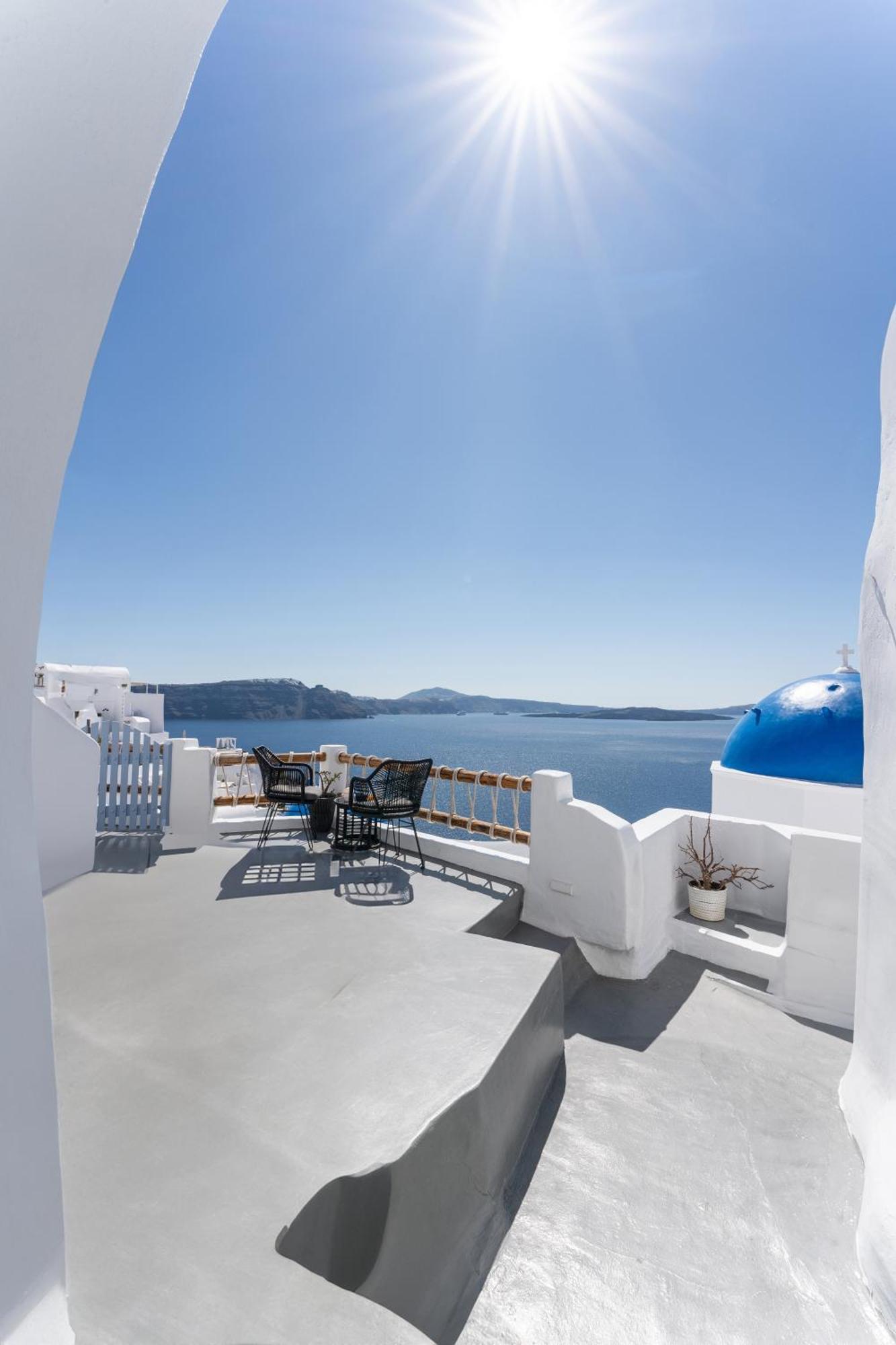 Luxus Vip Suites Oia  Exterior photo
